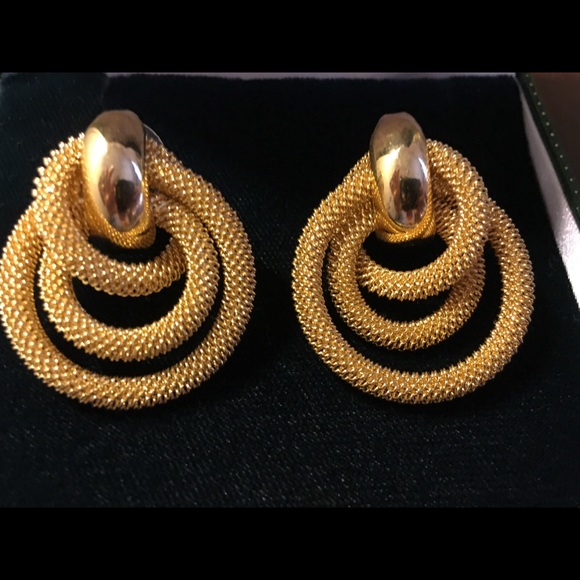 Jewelry - Vintage amazing gold earrings